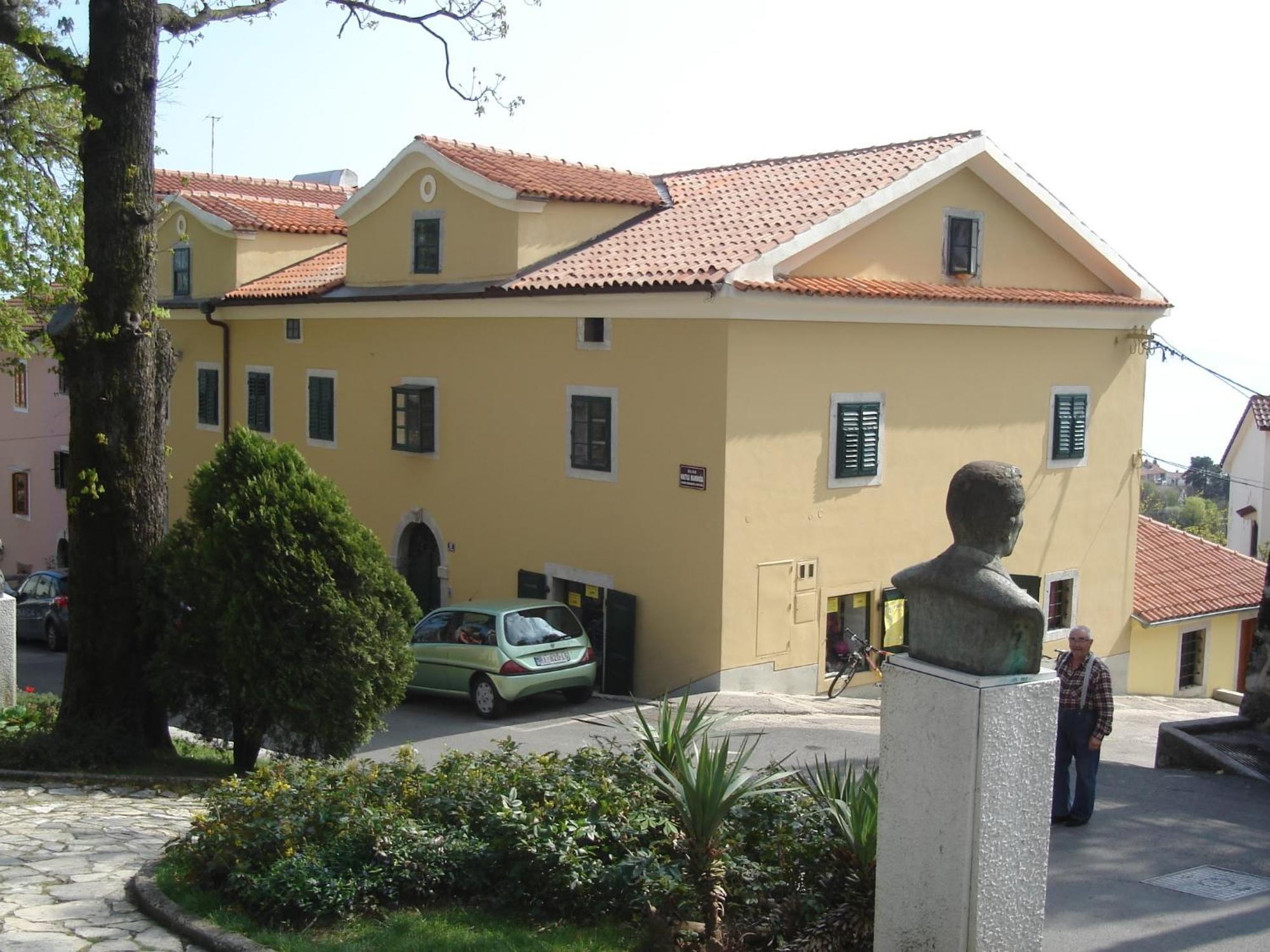 Apartments Villa Kastav In Old Town Center With Sea View And Parking ภายนอก รูปภาพ