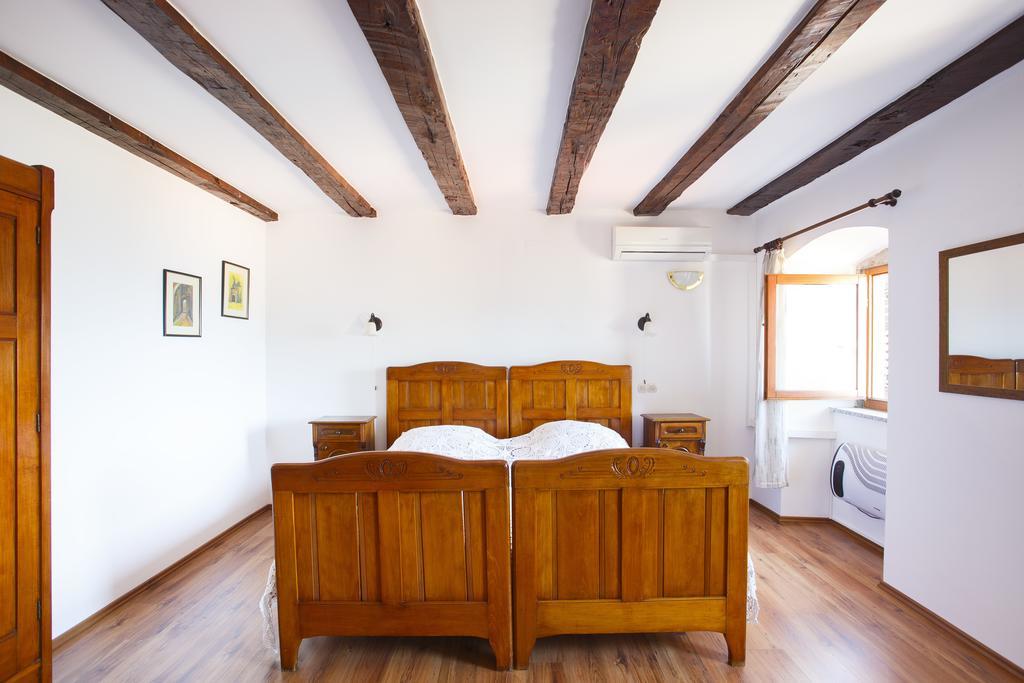 Apartments Villa Kastav In Old Town Center With Sea View And Parking ห้อง รูปภาพ