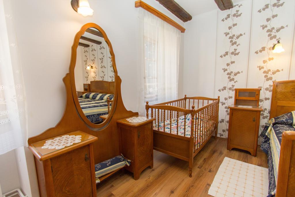 Apartments Villa Kastav In Old Town Center With Sea View And Parking ภายนอก รูปภาพ